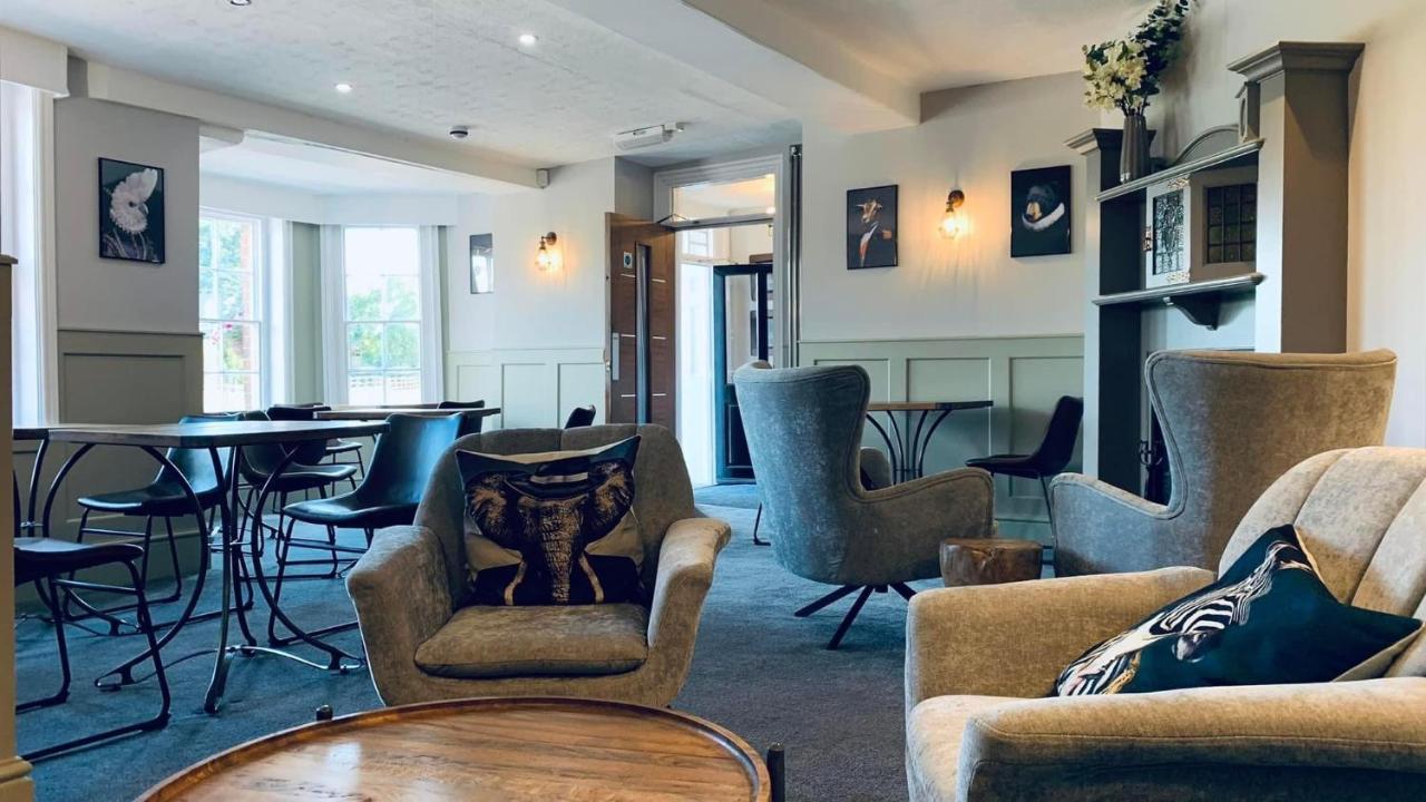 The Lion Hotel Llansantffraid-ym-Mechain 外观 照片