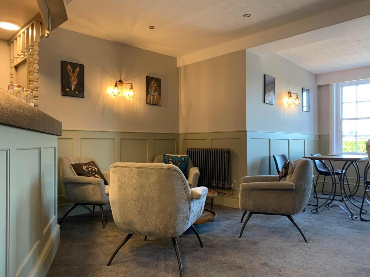 The Lion Hotel Llansantffraid-ym-Mechain 外观 照片