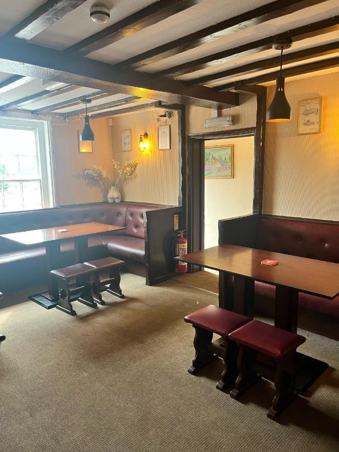 The Lion Hotel Llansantffraid-ym-Mechain 外观 照片