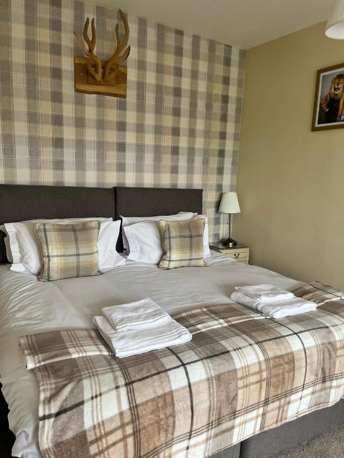The Lion Hotel Llansantffraid-ym-Mechain 外观 照片