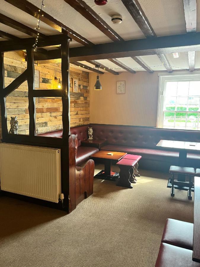 The Lion Hotel Llansantffraid-ym-Mechain 外观 照片