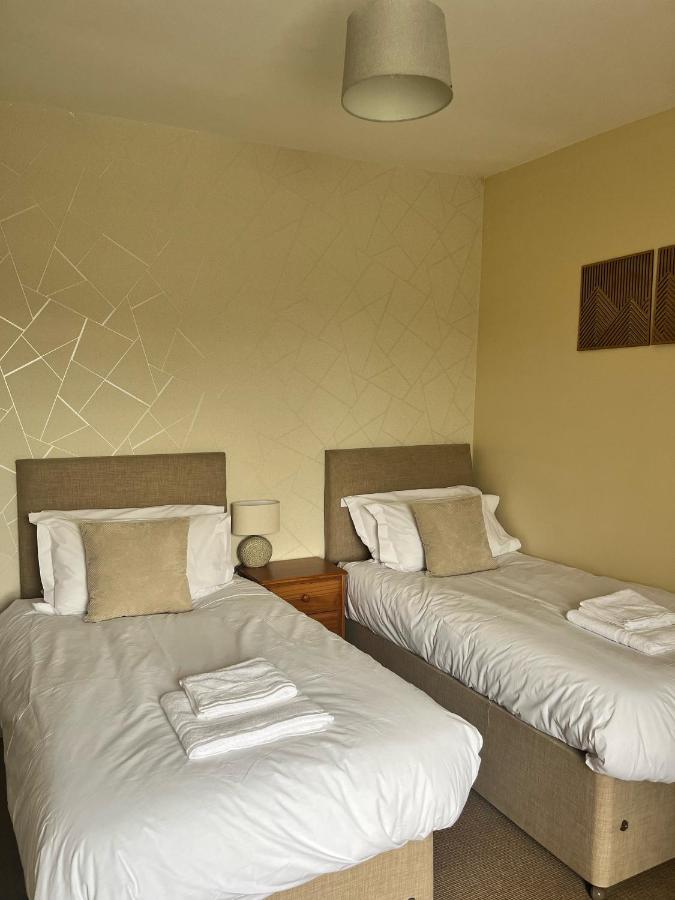 The Lion Hotel Llansantffraid-ym-Mechain 外观 照片